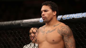SAO PAULO, BRAZIL - SEPTEMBER 22: Eryk Anders stands in his corner prior to facing Thiago Santos of Brazil in their middleweight bout during the UFC Fight Night event at Ibirapuera Gymnasium on September 22, 2018 in Sao Paulo, Brazil. (Photo by Buda Mendes/Zuffa LLC/Zuffa LLC via Getty Images)