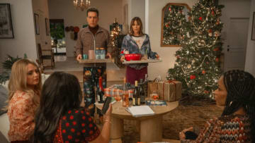 Family Switch - (L to R) Ed Helms as Bill and Jennifer Garner as Jess in Family Switch. Cr. Colleen Hayes/Netflix © 2023.