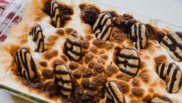 David Burtka and Keebler Fudge Stripe Cookies S’mores Recipe - The S’mores Cookie Bar. Image Courtesy Keebler