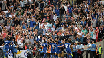 LONDON, ENGLAND - AUGUST 20: Marcos Alonso of Chelsea celebrates scoring his sides second goal with the Chelsea fans during the Premier League match between Tottenham Hotspur and Chelsea at Wembley Stadium on August 20, 2017 in London, England. (Photo by Shaun Botterill/Getty Images)
