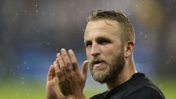 KANSAS CITY, KS - OCTOBER 06: Sporting Kansas City forward Johnny Russell (7) claps to acknowledge the fans after an MLS match between the LA Galaxy and Sporting Kansas City on October 6, 2018 at Chldren's Mercy Park in Kansas City, KS. The match ended in a 1-1 draw. (Photo by Scott Winters/Icon Sportswire via Getty Images)
