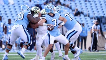 CHAPEL HILL, NC - NOVEMBER 14: Sam Howell #7 of North Carolina throws a pass during a game between Wake Forest and North Carolina at Kenan Memorial Stadium on November 14, 2020 in Chapel Hill, North Carolina. (Photo by Andy Mead/ISI Photos/Getty Images)