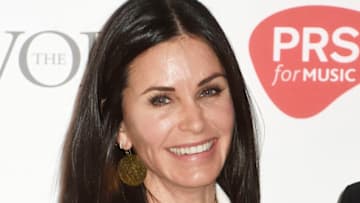 LONDON, ENGLAND - MAY 19: Courteney Cox arrives for the Ivor Novello Awards at Grosvenor House, on May 19, 2016 in London, England. (Photo by Dave J Hogan/Dave J Hogan/Getty Images)