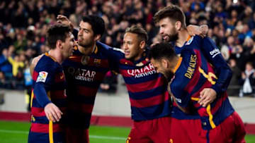 BARCELONA, SPAIN - JANUARY 27: (L-R) Lionel Messi, Luis Suarez, Neymar Santos Jr and Dani Alves of FC Barcelona celebrate with their teammate Gerard Pique (R) after he scored his team's second goal during the Copa del Rey Quarter Final Second Leg between FC Barcelona and Athletic Club at Camp Nou stadium on January 27, 2016 in Barcelona, Spain. (Photo by Alex Caparros/Getty Images)