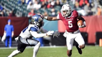 Nov 21, 2015; Philadelphia, PA, USA; Temple Owls running back Jahad Thomas (5) runs the ball past Memphis Tigers defensive back Reggis Ball (39) during the first quarter at Lincoln Financial Field. Mandatory Credit: Derik Hamilton-USA TODAY Sports
