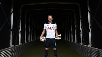 HULL, ENGLAND - MAY 21: Harry Kane of Tottenham Hotspur poses in the tunnel with the golden boot and match ball after the Premier League match between Hull City and Tottenham Hotspur at KC Stadium on May 21, 2017 in Hull, England. (Photo by Laurence Griffiths/Getty Images)