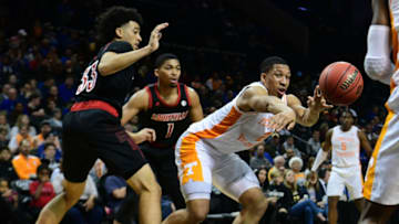 NEW YORK, NEW YORK - NOVEMBER 21: Grant Williams #2 of the Tennessee Volunteers passes the ball during the second half of the game against Louisville Cardinals during the NIT Season Tip-Off tournament at Barclays Center on November 21, 2018 in the Brooklyn borough of New York City. (Photo by Sarah Stier/Getty Images)