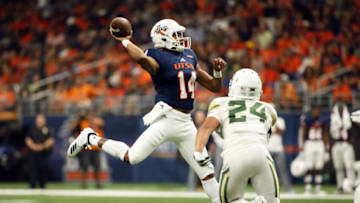 Sep 8, 2018; San Antonio, TX, USA; UTSA Roadrunners quarterback Cordale Grundy (14) attempts to throw under pressure from Baylor Bears linebacker Jalen Pitre (24) during the second half at Alamodome. Mandatory Credit: Soobum Im-USA TODAY Sports