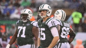 EAST RUTHERFORD, NJ - OCTOBER 29: Quarterback Josh McCown (Photo by Al Bello/Getty Images)