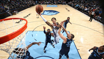 MEMPHIS, TN - NOVEMBER 16: Willie Cauley-Stein #00 of the Sacramento Kings shoots the ball against the Memphis Grizzlies on November 16, 2018 at FedExForum in Memphis, Tennessee. NOTE TO USER: User expressly acknowledges and agrees that, by downloading and or using this photograph, User is consenting to the terms and conditions of the Getty Images License Agreement. Mandatory Copyright Notice: Copyright 2018 NBAE (Photo by Joe Murphy/NBAE via Getty Images)