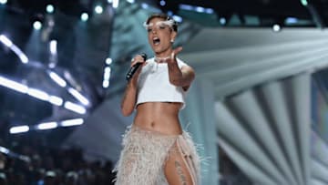 NEW YORK, NEW YORK - NOVEMBER 08: Halsey performs on the runway during the 2018 Victoria's Secret Fashion Show at Pier 94 on November 08, 2018 in New York City. (Photo by Noam Galai/Getty Images)