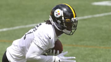 Pittsburgh Steelers running back Najee Harris (22). Mandatory Credit: Charles LeClaire-USA TODAY Sports