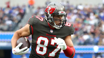 INGLEWOOD, CALIFORNIA - SEPTEMBER 26: Rob Gronkowski #87 of the Tampa Bay Buccaneers (Photo by Katelyn Mulcahy/Getty Images)