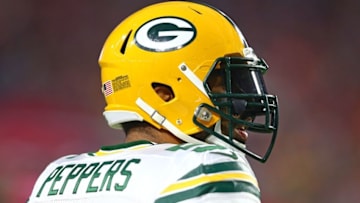 Dec 27, 2015; Glendale, AZ, USA; Green Bay Packers linebacker Julius Peppers (56) against the Arizona Cardinals at University of Phoenix Stadium. The Cardinals defeated the Packers 38-8. Mandatory Credit: Mark J. Rebilas-USA TODAY Sports