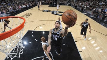 SAN ANTONIO, TX - APRIL 9: Willie Cauley-Stein #00 of the Sacramento Kings dunks against the San Antonio Spurs on April 9, 2018 at the AT&T Center in San Antonio, Texas. NOTE TO USER: User expressly acknowledges and agrees that, by downloading and or using this photograph, user is consenting to the terms and conditions of the Getty Images License Agreement. Mandatory Copyright Notice: Copyright 2018 NBAE (Photos by Mark Sobhani/NBAE via Getty Images)