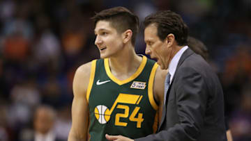 PHOENIX, ARIZONA - APRIL 03: Head coach Quin Snyder of the Utah Jazz talks with Grayson Allen #24 during the first half of the NBA game against the Phoenix Suns at Talking Stick Resort Arena on April 03, 2019 in Phoenix, Arizona. (Photo by Christian Petersen/Getty Images)