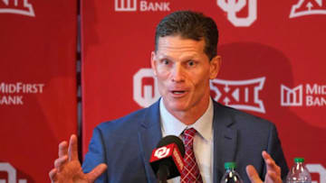 Brent Venables, Oklahoma Sooners. (The Oklahoman)