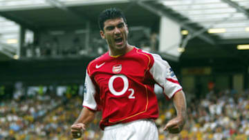 NORWICH, UNITED KINGDOM: Arsenal's Jose Antonio Reyes celebrates his goal against Norwich, 28 August, 2004 at Norwich as part of England first league soccer championships. AFP PHOTO/CARL DE SOUZA NO TELCOS, WEBSITES SUBJECT TO DESCRIPTION OF LICENCE WITH FAPL AT WWW.FAPL.COM (Photo credit should read CARL DE SOUZA/AFP/Getty Images)