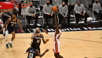 Miami Heat guard Kendrick Nunn (25) shoots the ball against the New Orleans Pelicans(Jasen Vinlove-USA TODAY Sports)