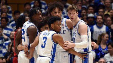 Duke basketball players huddle (Rob Kinnan-USA TODAY Sports)