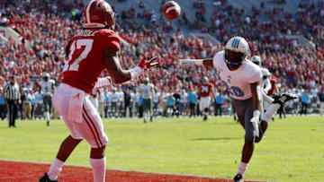 TUSCALOOSA, AL - NOVEMBER 17: Jaylen Waddle #17 of the Alabama Crimson Tide pulls in this touchdown reception against Jay Howard #20 of the Citadel Bulldogs at Bryant-Denny Stadium on November 17, 2018 in Tuscaloosa, Alabama. (Photo by Kevin C. Cox/Getty Images)