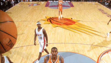 PHOENIX - OCTOBER 30: Joe Johnson #2 of the Phoenix Suns goes for the layup against the Cleveland Cavaliers during the game on October 30, 2003 at America West Arena in Phoenix, Arizona. The Suns defeated the Cavaliers 95-86. NOTE TO USER: User expressly acknowledges and agrees that, by downloading and/or using this Photograph, User is consenting to the terms and conditions of the Getty Images License Agreement Mandatory Copyright Notice: Copyright 2003 NBAE (Photo by Andrew D. Bernstein/NBAE via Getty Images)