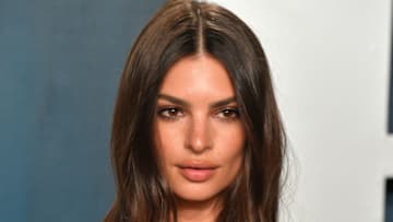 BEVERLY HILLS, CALIFORNIA - FEBRUARY 09: Emily Ratajkowski attends the 2020 Vanity Fair Oscar party hosted by Radhika Jones at Wallis Annenberg Center for the Performing Arts on February 09, 2020 in Beverly Hills, California. (Photo by George Pimentel/Getty Images)