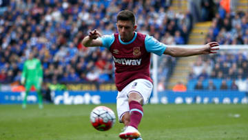 LEICESTER, ENGLAND - APRIL 17: Aaron Cresswell of West Ham scores to make it 1-2 during the Barclays Premier League match between Leicester City and West Ham at the King Power Stadium on April 17 , 2016 in Leicester, United Kingdom. (Photo by Plumb Images/Leicester City FC via Getty Images)