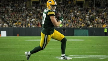 GREEN BAY, WISCONSIN - AUGUST 29: Jace Sternberger #87 of the Green Bay Packers runs with the ball in the second quarter against the Kansas City Chiefs during a preseason game at Lambeau Field on August 29, 2019 in Green Bay, Wisconsin. (Photo by Dylan Buell/Getty Images)