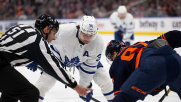 Auston Matthews #34, Connor McDavid #97, Edmonton Oilers, Toronto Maple Leafs (Photo by Codie McLachlan/Getty Images)