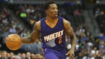 Nov 16, 2016; Denver, CO, USA; Phoenix Suns guard Eric Bledsoe (2) looks to pass the ball during the first half against the Denver Nuggets at Pepsi Center. Mandatory Credit: Chris Humphreys-USA TODAY Sports