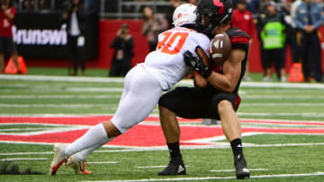 PISCATAWAY, NJ - OCTOBER 06: Sydney Brown #30 of the Illinois Fighting Illini tackles Travis Vokolek #89 of the Rutgers Scarlet Knights during the first quarter at HighPoint.com Stadium on October 6, 2018 in Piscataway, New Jersey. (Photo by Corey Perrine/Getty Images)