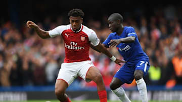 LONDON, ENGLAND - SEPTEMBER 17: Alex Iwobi of Arsenal and N'Golo Kante of Chelsea battle for possession during the Premier League match between Chelsea and Arsenal at Stamford Bridge on September 17, 2017 in London, England. (Photo by Shaun Botterill/Getty Images)