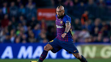 BARCELONA, SPAIN - NOVEMBER 11: Arturo Vidal of FC Barcelona in action during the La Liga match between FC Barcelona and Real Betis Balompie at Camp Nou on November 11, 2018 in Barcelona, Spain. (Photo by David Aliaga/MB Media/Getty Images)
