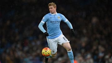 MANCHESTER, ENGLAND - JANUARY 13: Kevin De Bruyne of Manchester City in action during the Barclays Premier League match between Manchester City and Everton at the Etihad Stadium on January 13, 2016 in Manchester, England. (Photo by Michael Regan/Getty Images)