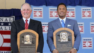 Toronto Blue Jays - Pat Gillick and Roberto Alomar. (Photo by Jim McIsaac/Getty Images)