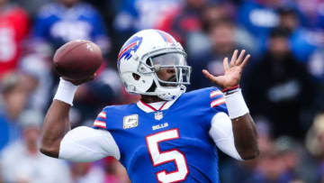 ORCHARD PARK, NY - NOVEMBER 12: Tyrod Taylor (Photo by Tom Szczerbowski/Getty Images)