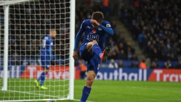 LEICESTER, ENGLAND - NOVEMBER 06: Jamie Vardy of Leicester City reacts to a missed chance during the Premier League match between Leicester City and West Bromwich Albion at The King Power Stadium on November 6, 2016 in Leicester, England. (Photo by Michael Regan/Getty Images)