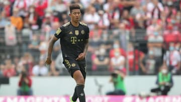Chris Richards in action for FC Bayern München (Photo by Christian Kaspar-Bartke/Getty Images)