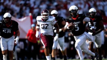 Cincinnati Bearcats quarterback Emory Jones touchdown run against Eastern Kentucky at Nippert Stadium.