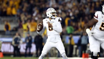 PASADENA, CA - NOVEMBER 11: Arizona State Sun Devils quarterback Manny Wilkins ( 5 ) throws a pass during the game against the UCLA Bruins on November 11, 2017, at the Rose Bowl in Pasadena, CA. (Photo by Adam Davis/Icon Sportswire via Getty Images)