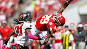 TAMPA, FL - OCTOBER 14: Receiver Jon Baldwin #89 of the Kansas City Chiefs cannot come up with this pass as defender E.J. Biggers #31 of the Tampa Bay Buccaneers looks on during the game at Raymond James Stadium on October 14, 2012 in Tampa, Florida. (Photo by J. Meric/Getty Images)