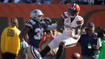 CLEVELAND, OH - NOVEMBER 06: Terrelle Pryor #11 of the Cleveland Browns drops a pass in the first half against Kavon Frazier #35 of the Dallas Cowboys at FirstEnergy Stadium on November 6, 2016 in Cleveland, Ohio. (Photo by Gregory Shamus/Getty Images)