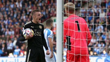 HUDDERSFIELD, ENGLAND - SEPTEMBER 16: Jamie Vardy of Leicester City celebrates scoring his sides first goal during the Premier League match between Huddersfield Town and Leicester City at John Smith's Stadium on September 16, 2017 in Huddersfield, England. (Photo by Nigel Roddis/Getty Images)