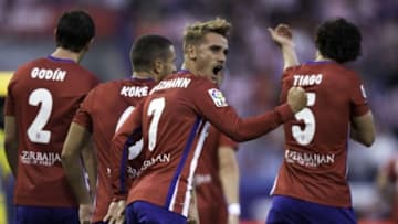 MADRID, SPAIN - AUGUST 22: Antoine Griezmann of Atletico de Madrid celebrates scoring their opening goal during the La Liga match between Club Atletico de Madrid and UD Las Palmas at Vicente Calderon Stadium on August 22, 2015 in Madrid, Spain. (Photo by Gonzalo Arroyo Moreno/Getty Images)