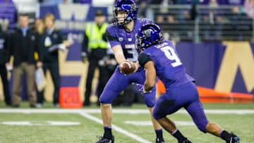 SEATTLE, WA - OCTOBER 07: Quarterback Jake Browning (3) of the Washington Huskies hands the ball off to tailback Myles Gaskin (9) in the 4th quarter of a game between the Washington Huskies and the Cal Bears at Husky Stadium in Seattle, WA. Washington defeated Cal by a final score of 38-7. (Photo by Christopher Mast/Icon Sportswire via Getty Images)
