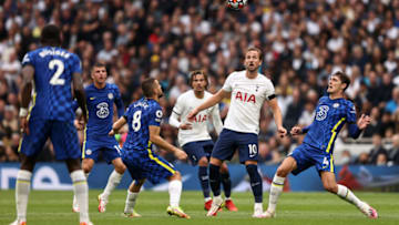 LONDON, ENGLAND - SEPTEMBER 19: Harry Kane of Tottenham Hotspur in action with Mateo Kovacic and Andreas Christensen of Chelsea during the Premier League match between Tottenham Hotspur and Chelsea at Tottenham Hotspur Stadium on September 19, 2021 in London, England. (Photo by Marc Atkins/Getty Images)