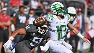 Former Auburn football QB Bo Nix led Oregon to a win over Washington State in a spectacular mid-afternoon Pac-12 showdown Mandatory Credit: James Snook-USA TODAY Sports