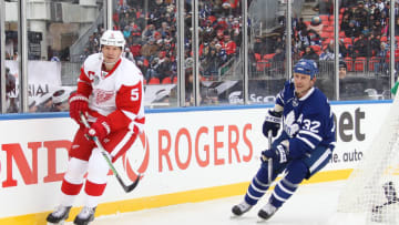 TORONTO, ON - DECEMBER 31: Nicklas Lidstrom #5 of the Detroit Red Wings Alumni skates against Steve Thomas #32 of the Toronto Maple Leafs Alumni during the 2017 Rogers NHL Centennial Classic Alumni Game at BMO Field on December 31, 2016 in Toronto, Ontario, Canada. (Photo by Claus Andersen/Getty Images)