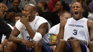 Michael Jordan, Brendan Haywood, Chicago Bulls (Photo by MIKE THEILER/AFP via Getty Images)